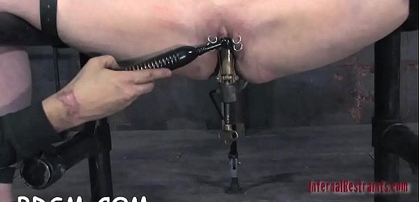  Caged up babe gets gratifying